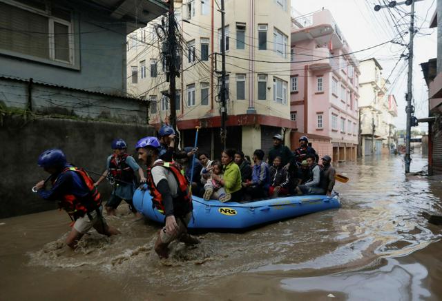 ネパール首都など豪雨被害、151人死亡約60人不明　洪水や地滑り