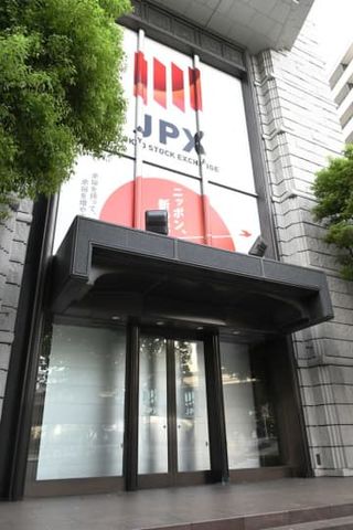 東証、422円高　午前9時15分現在