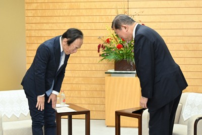 石破首相、日銀の植田総裁と初会談　追加利上げ検討の日銀をけん制