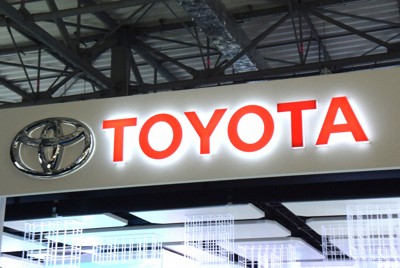 トヨタ、北米でのEV生産開始を延期　2026年以降に