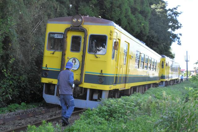 脱線のいすみ鉄道、現場の枕木が腐食か　運行再開は10月下旬が目標