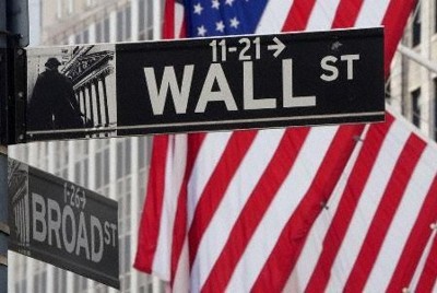 NY株反発、126ドル高　米景気先行き期待、ハイテク株に買い