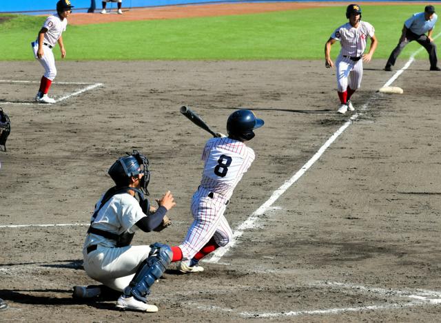 明徳義塾と高知中央が決勝へ　秋の高校野球高知県予選