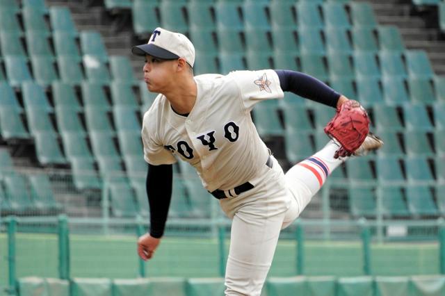 東洋大姫路が龍谷大平安に快勝　エース快投の裏に、けがの功名