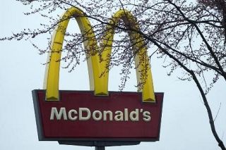 来店のトランプ氏支持を否定　米マクドナルド