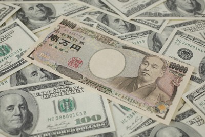 円相場、一時152円台に　7月末以来の円安・ドル高水準