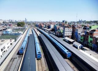 アルゼンチンで大規模スト　鉄道や航空、停止相次ぐ