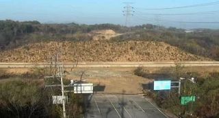 北朝鮮が「対戦車壕」を構築　南北道路の爆破地点、韓国軍発表