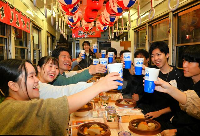 おでん食べつつGO！今年はノンアル便も　豊橋鉄道の「おでんしゃ」