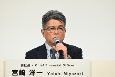 トヨタ中間決算、営業利益と最終利益2年ぶり減益　認証不正問題響く