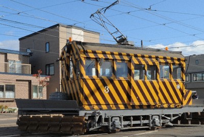 雪はすぐそこ、ササラ電車を試運転　函館市電、本格的な冬に備え