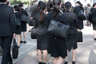 大卒内定率、４年ぶり低下＝売り手市場で就職先決めきれず―１０月