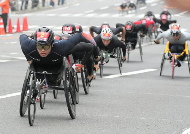 大分国際車いすマラソンで190人力走 パリパラメダリストが男女V