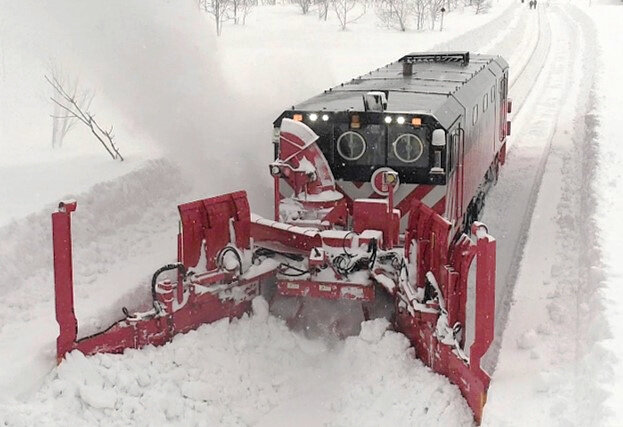 新型排雪車で今冬の大雪予想に備え　脱線事故は謝罪　JR北海道社長