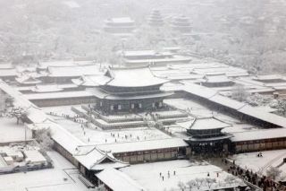 韓国ソウルで１８センチ超の大雪　警報発令、２０１０年以来