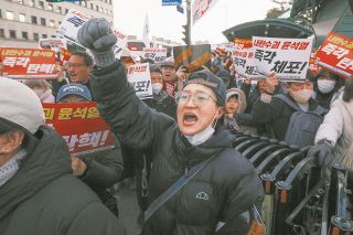 「戒厳令を解除せよ」韓国の市民が声を張り上げた夜　自由を守る戦いは過去も　問われる日本国民の「視線」