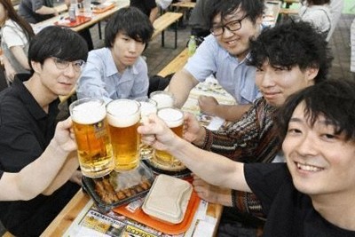 ビール比率、55％超で17年ぶり高水準　消費者のビール回帰鮮明に