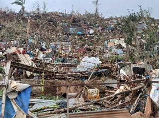 サイクロンで１４人死亡　インド洋の仏マヨット