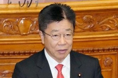 円安進行、加藤財務相「適切に対応」　為替介入も示唆