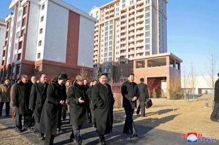 北朝鮮、被災地の住宅復旧　金正恩氏「独力で数千戸建設」