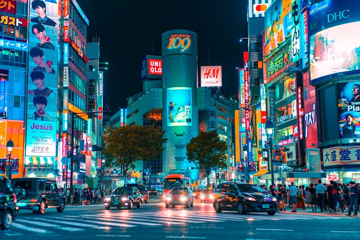 日本株が3万5000円台を回復 半導体関連銘柄が牽引する市場の新たな動向