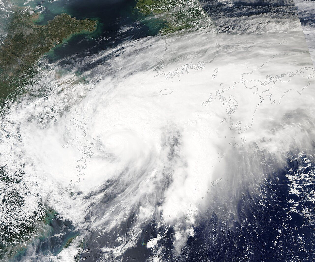 台風13号の影響長期化か 台風15号の動きも注視 西日本を中心に警戒続く
