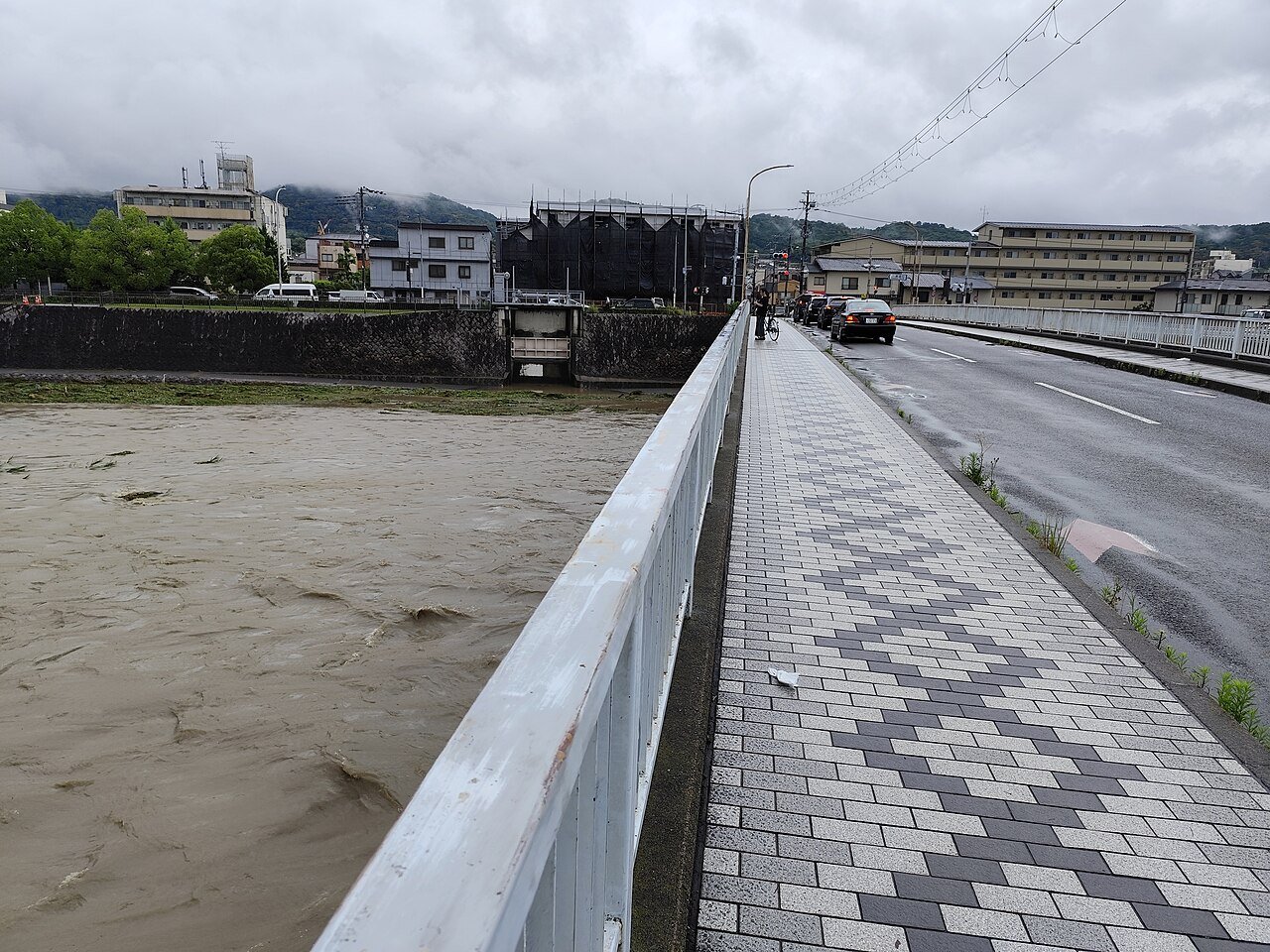 台風13号 影響は長時間続く見込み 厳重な警戒を 台風15号の動きは - image 2